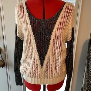 Jeans by Buffalo Large pull over sweater